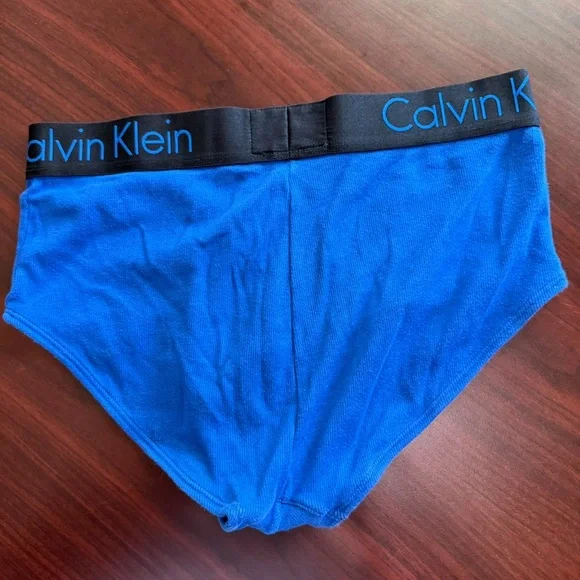 Calvin Klein Men's Vibrant Blue Briefs - Picture 6 of 6